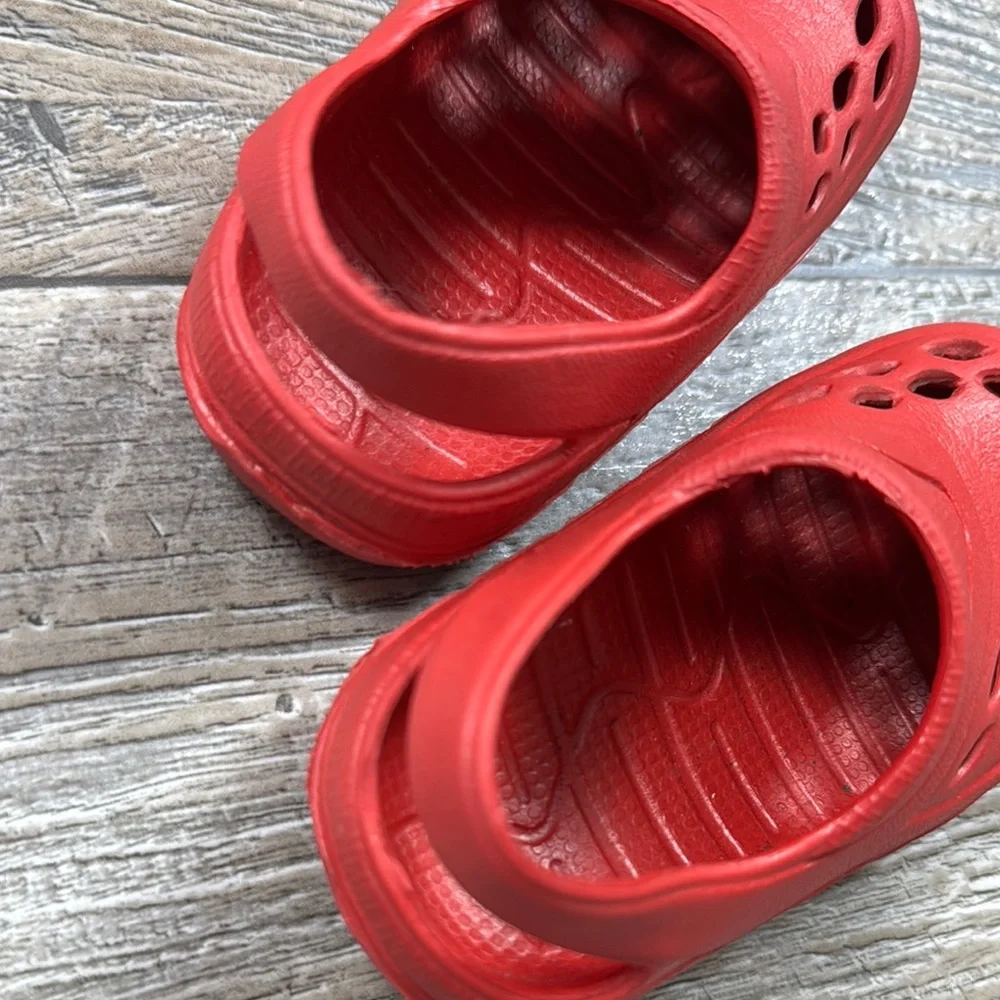 Wonder Nation Baby Boys EVA Clogs, Kids Red Slip-On Shoes 4